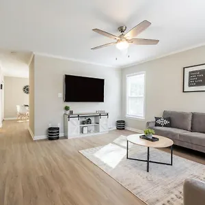 https://modern-stunning-southpark-cotswold-home.1sthotelscharlotte.com